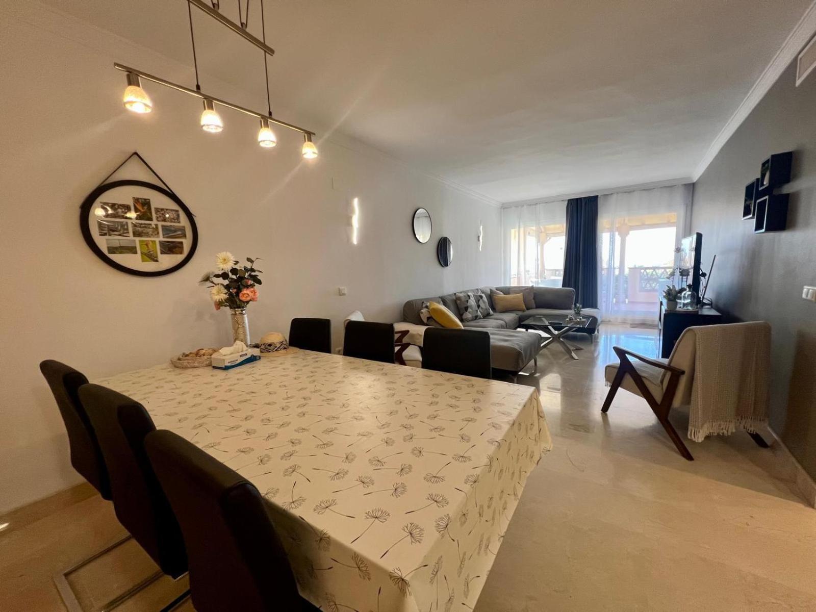 Santa Maria Village, Elviria, Apartamento